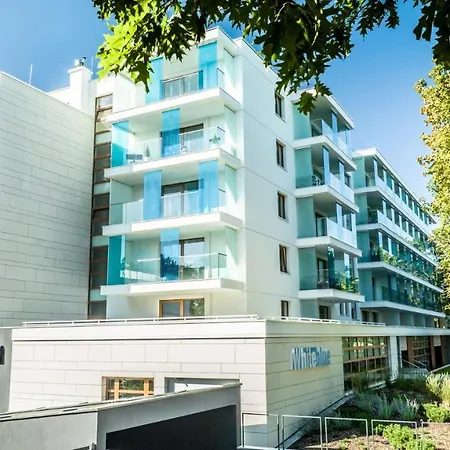 Whiteblue Apartment